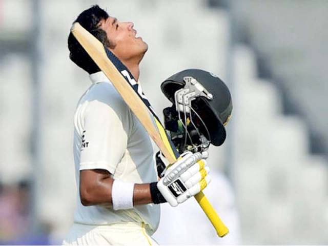 Pakistani Batsmen Impress As Azhar Scores Century The Express Tribune