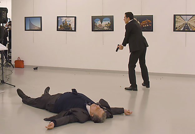Moscow vows to retaliate murderers, Islamabad condemns slaying. PHOTO: AFP
