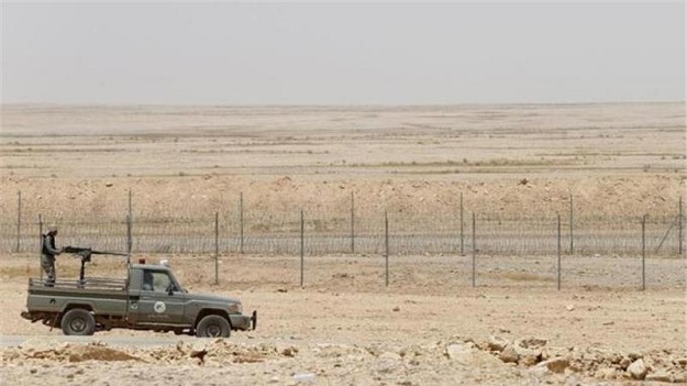 Fence separating Kingdom of Saudi Arabia and Iraq. PHOTO: REUTERS