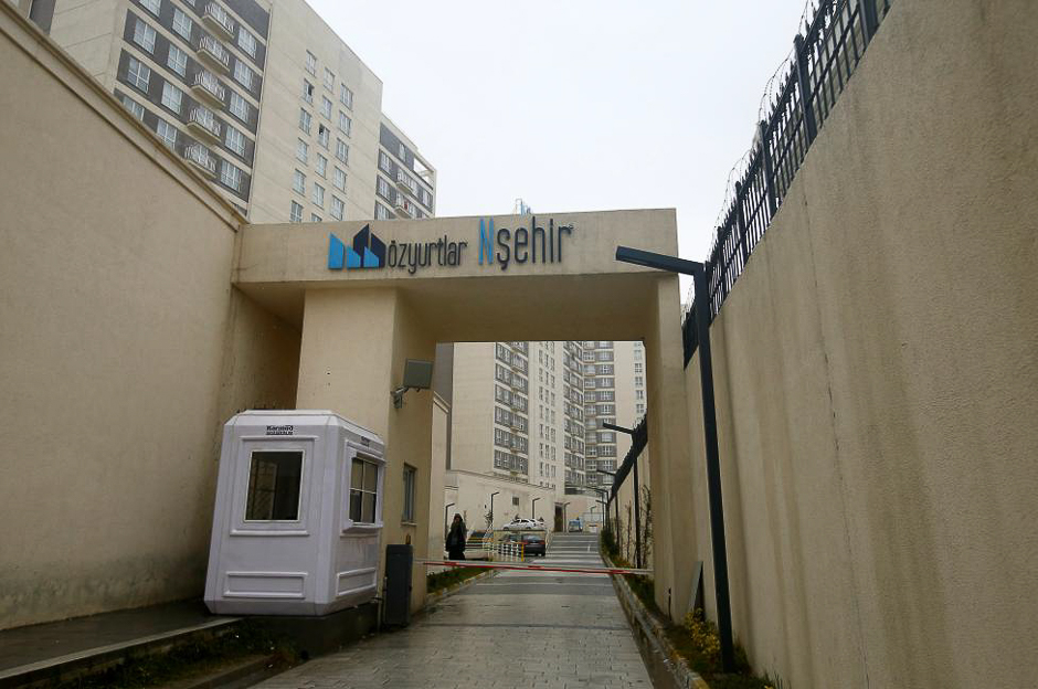 Entrance of a building where a hideout where the alleged attacker of Reina nightclub was caught. PHOTO: REUTERS