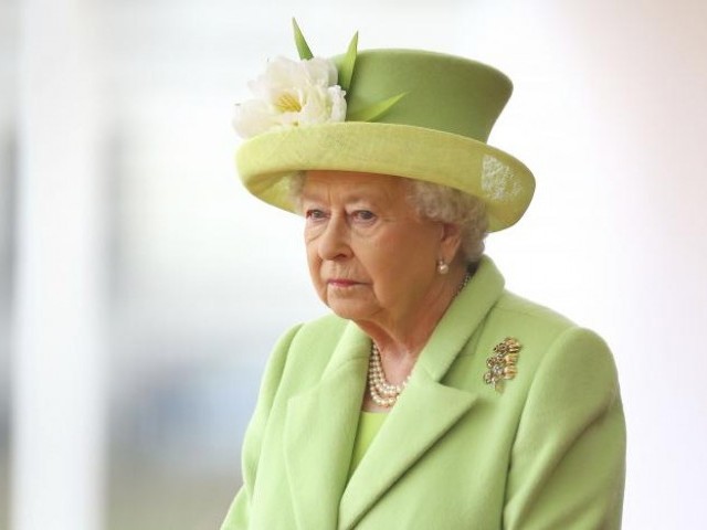 Queen Elizabeth was almost shot by guardsman in Buckingham Palace - The Express Tribune