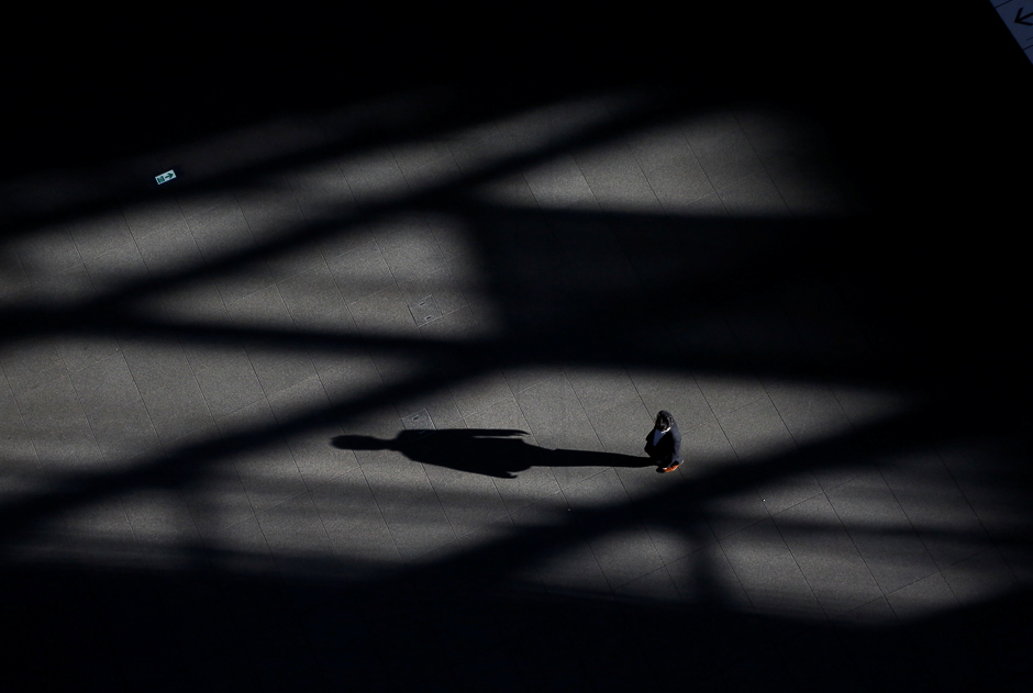 A man makes his way at a convention centre in a financial district in Tokyo, Japan. PHOTO: REUTERS