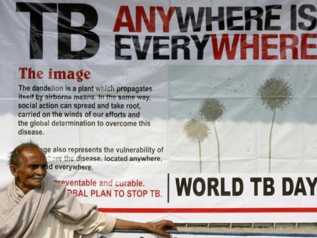 Jotindra Singh, 65, suffering from Tuberculosis (TB) waits for his free treatment outside a medical centre in Siliguri March 24, 2009. PHOTO: REUTERS