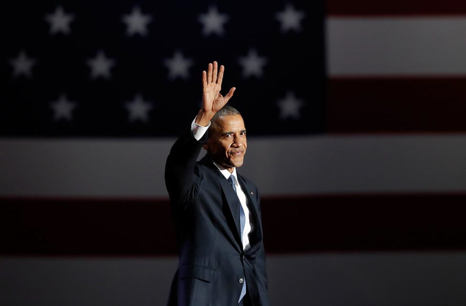 President Barack Obama acknowledges the crowd as he arrives to deliver his farewell address in Chicago, Illinois. PHOTO: RUETERS