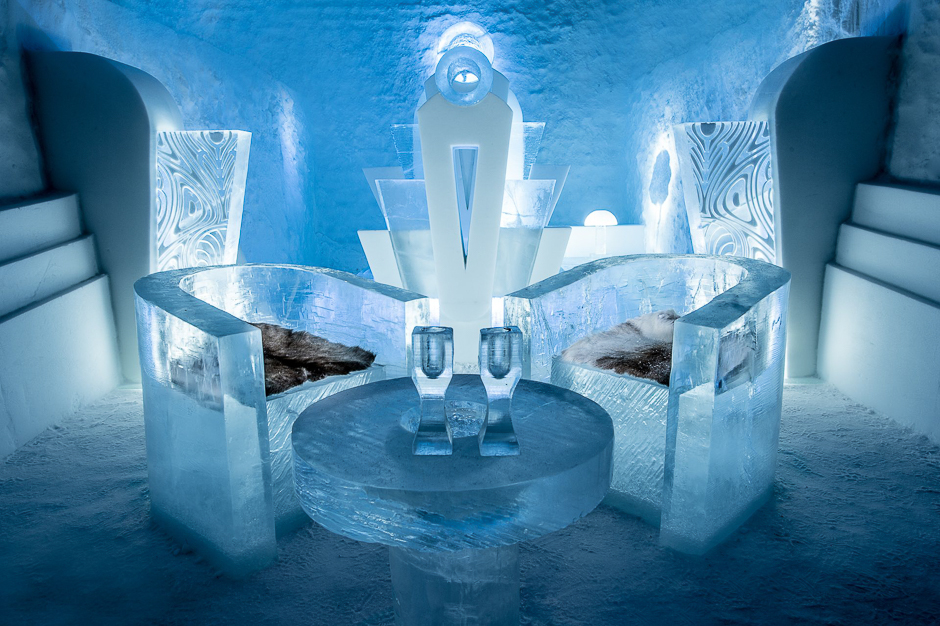Once upon a time â deluxe suite. Design Luc Voisin & Mathieu Brison. PHOTO: ASAF KILGER/ICE HOTEL 