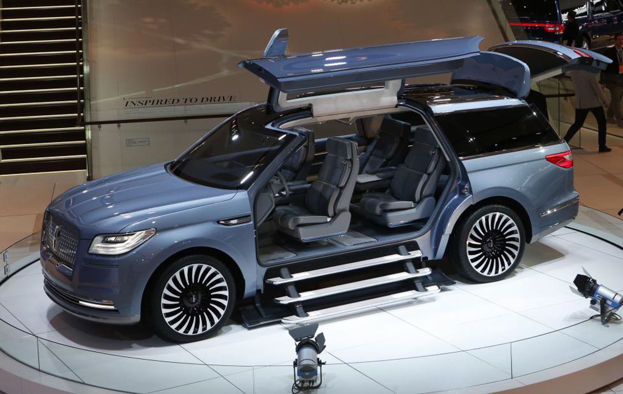 The Lincoln Navigator concept SUV. PHOTO: REUTERS