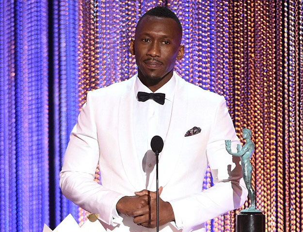 Mahershala Ali shared a very personal story of his as he accepted his award for best supporting actor in the film 'Moonlight' PHOTO: DAILY MAIL