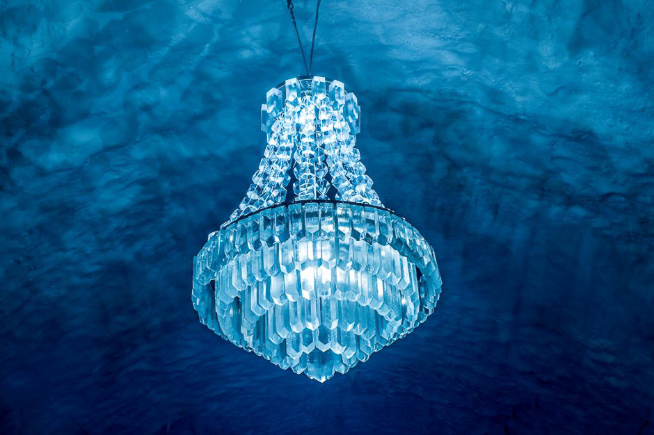 Ice chandelier in Main Hall. PHOTO: ASAF KILGER/ICE HOTEL 