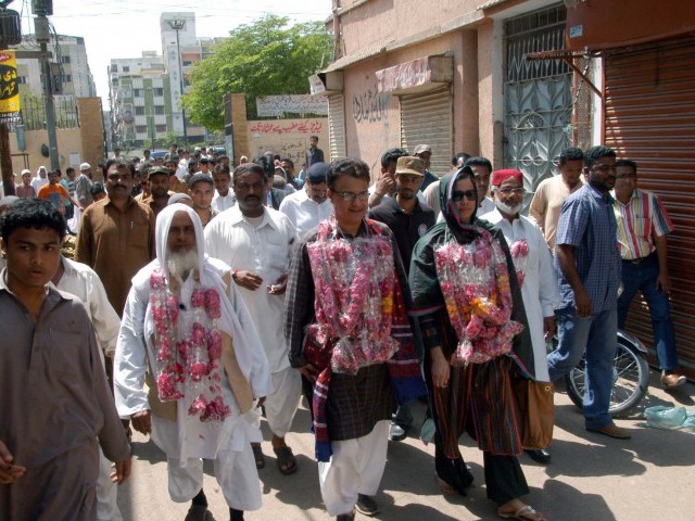 A Rare Visit Ayaz Latif Palijo Mpa Sania Naz Pay Lyari A Visit The Express Tribune