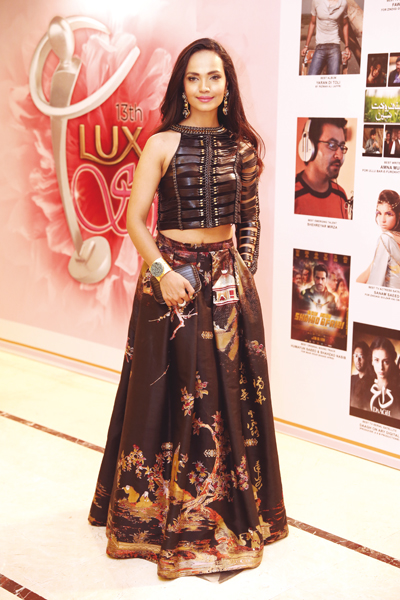 Model Aamina Sheikh a sporting Shehla Chatoor ensemble. Karachi hosts the 13th Lux Style Awards.