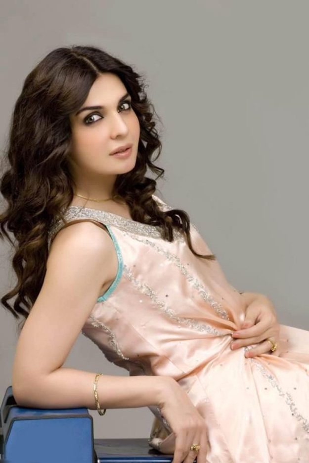 625px x 934px - Timeless Mahnoor Baloch set to make a comeback on small screen