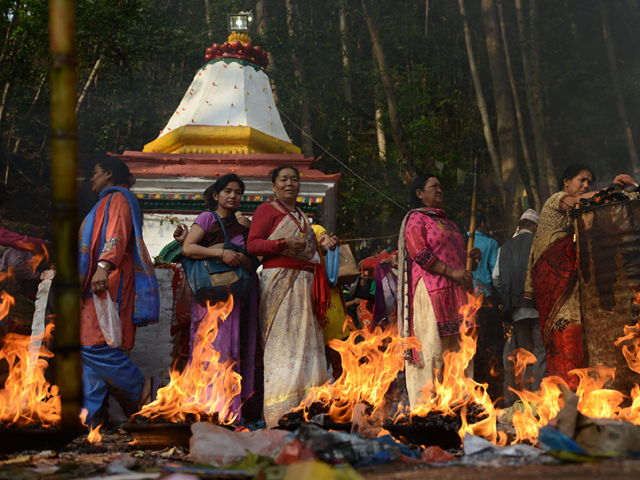 11 touching pictures of Nepalese devotees marking Mother's Day | The ...