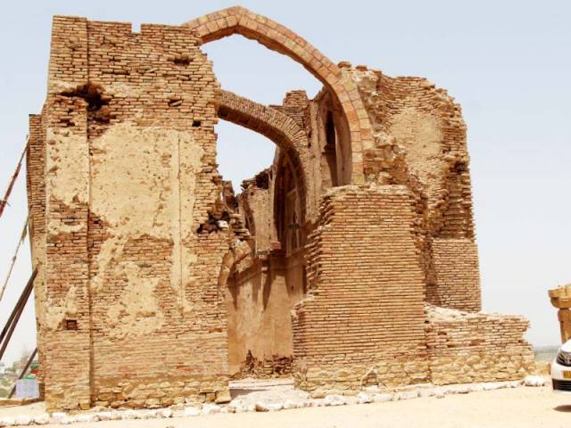 Historical graveyard: Survey a prelude to repair of Makli’s leaning ...