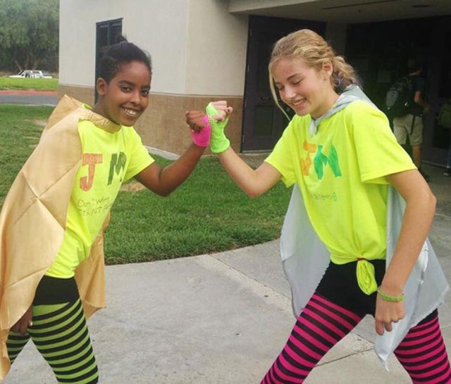 the two girls one muslim and one jewish decided to dress up as a superhero team for halloween photo buzzfeed