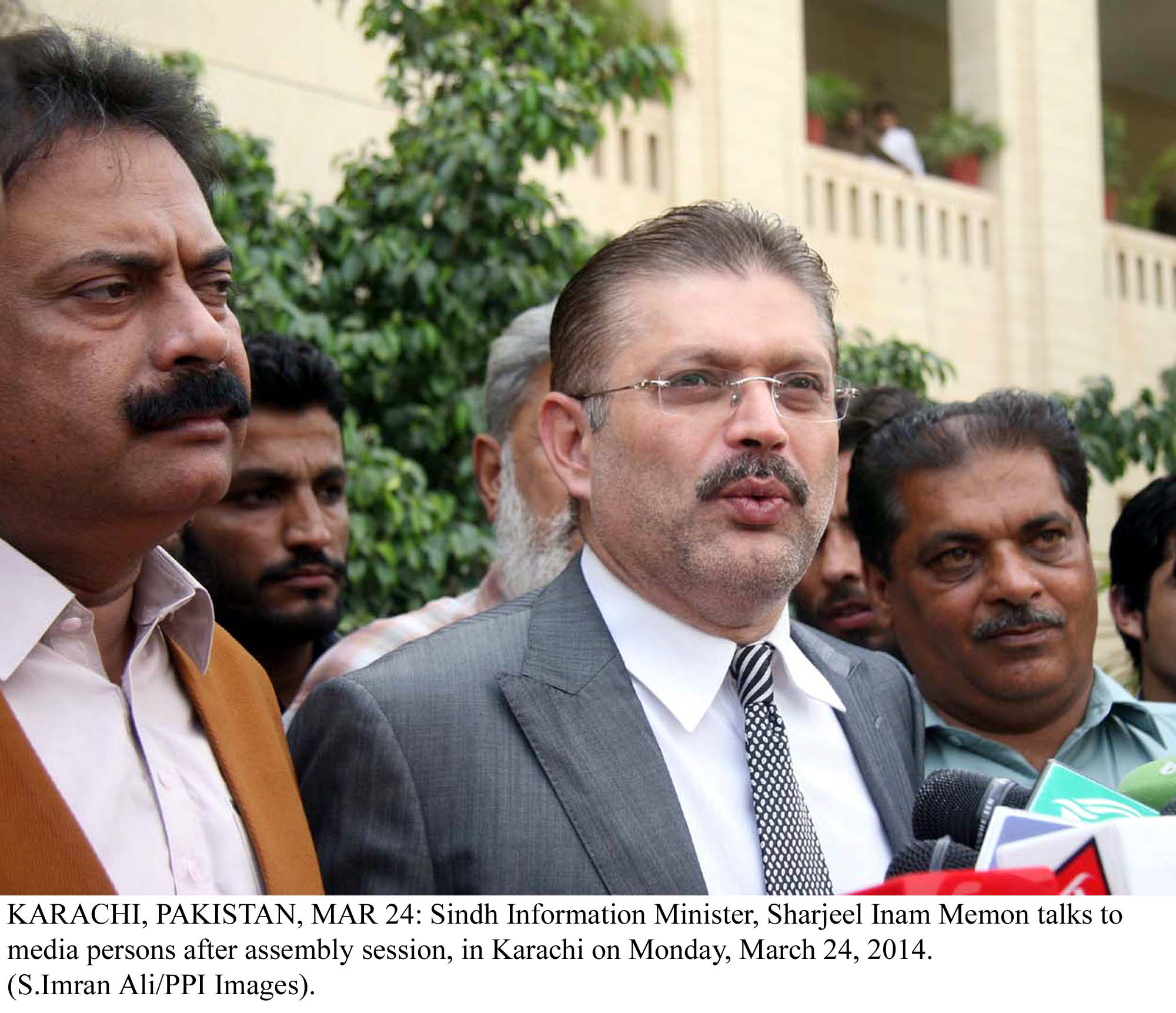 corruption charges shc extends sharjeel memon s protective bail