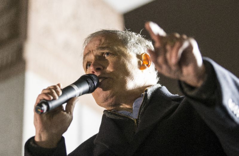 washington state governor jay inslee d speaks during a demonstration on january 29 2017 in seattle washington against us president donald trump 039 s executive order banning muslims from certain countries photo afp