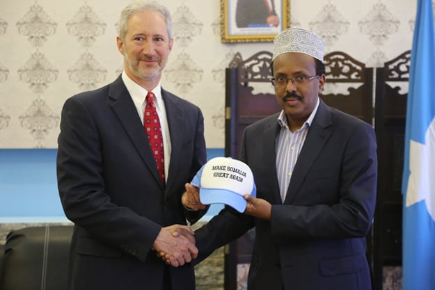 US Ambassador gifts Somalian President 
