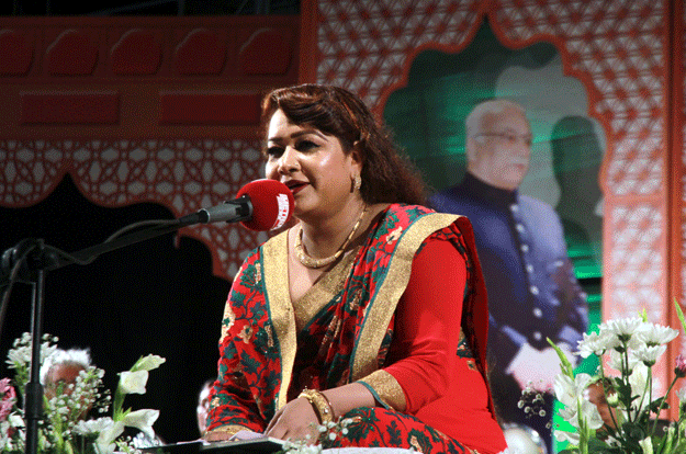 Ana Dehlavi was among the Indian poets who recited their verses at the mushaira. PHOTO: ATHAR KHAN