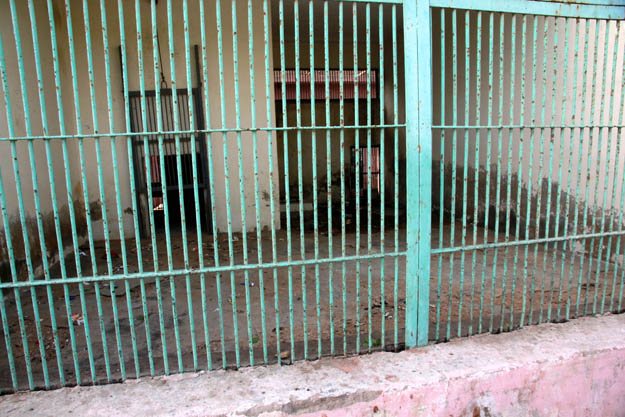 The animals' cages are filthy and a foul stench emanates from them, driving visitors away. PHOTO: ATHAR KHAN/EXPRESS