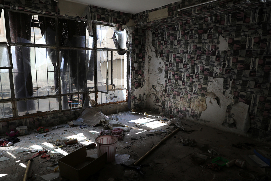 A destroyed room inside an abandoned building is seen in western Mosul, Iraq. PHOTO: REUTERS
