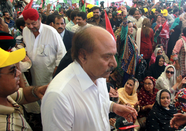 Nisar Khuhro and Agha Siraj Durrani were among the PPP leaders who attended the event. PHOTO: ATHAR KHAN