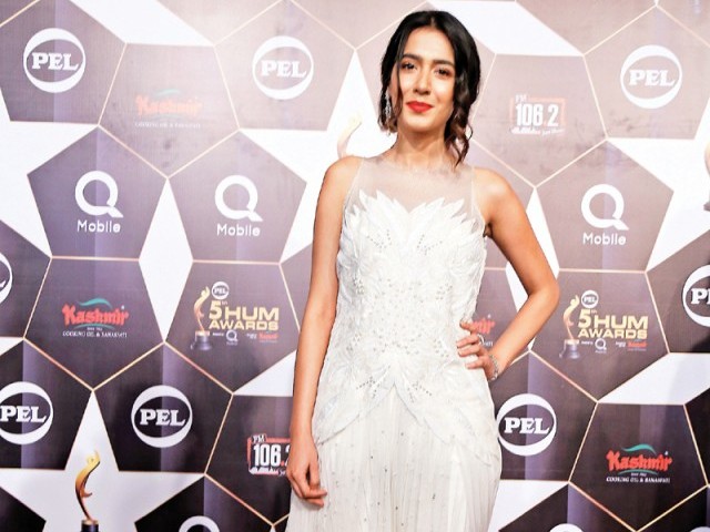 Mansha Pasha: STARRY NIGHT, HUM TV Network hosts PEL 5TH HUM Awards 2017 powered by QMobile in Lahore.