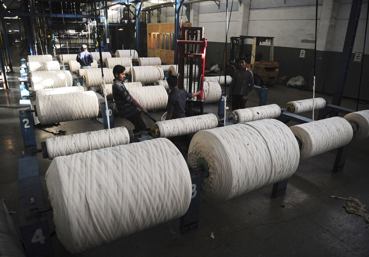pakistan s textile industry wooed by technology