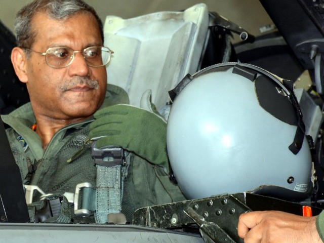 Air Chief Air Marshal Sohail Aman getting ready to fly his F-16. PHOTO: INP