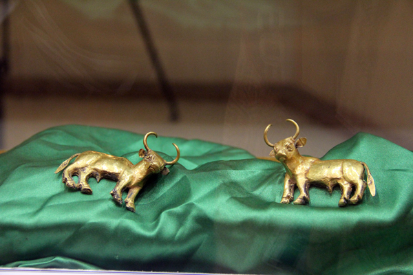Artefacts on display at the National Museum of Pakistan. PHOTO: AYESHA MIR