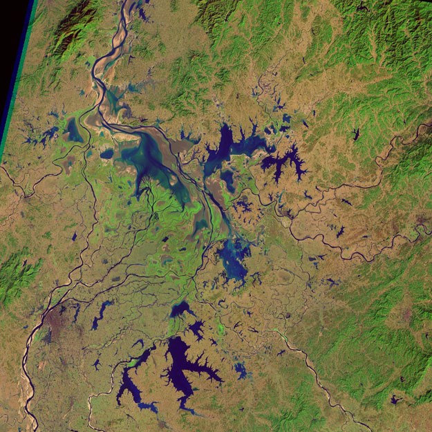 Poyang lake in 1995. PHOTO: Nasa Earth Observatory