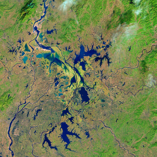 Poyang lake in 2013. PHOTO: Nasa Earth Observatory