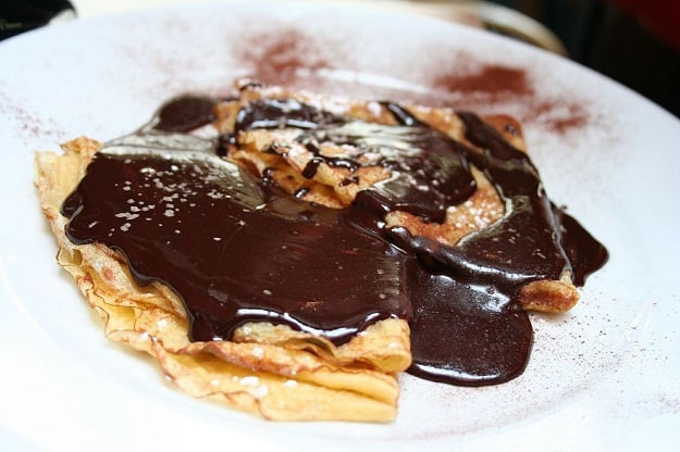 1024px-Crepes_con_chocolate