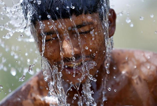 asks the concerned departments to take immediate measures to prevent and to provide treatment for heatstroke photo reuters