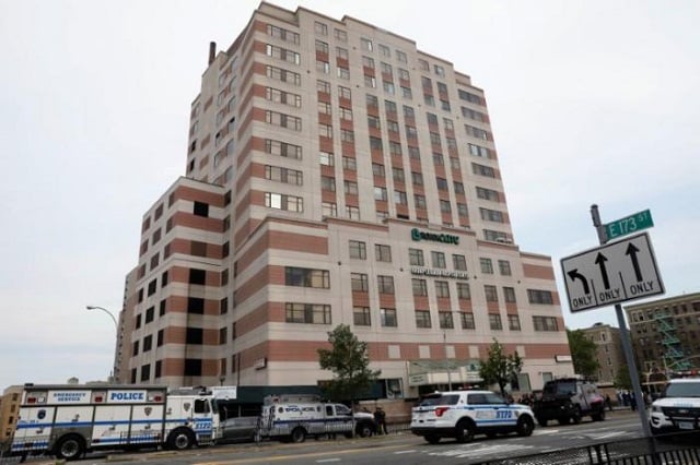 nypd officers work outside bronx lebanon hospital after an incident in which a gunman fired shots inside the hospital in new york city u s photo reuters