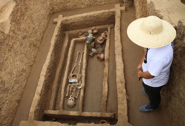 archaeologists discover 5 000 year old giant skeletons in china