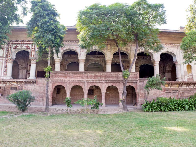 dhian singh haveli abandoned and in ruins