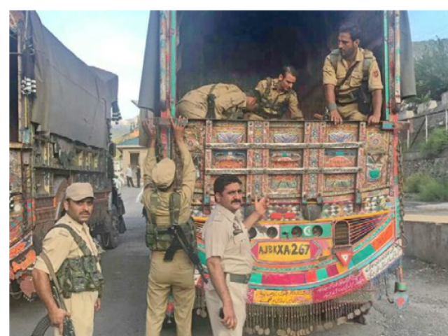 Indian military explain capturing 66kg narcotics from AJK truck. Photo: File