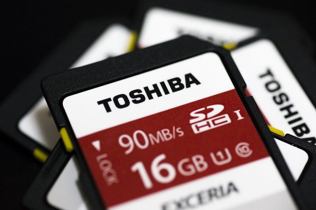 deal paves way for sale of toshiba chip unit