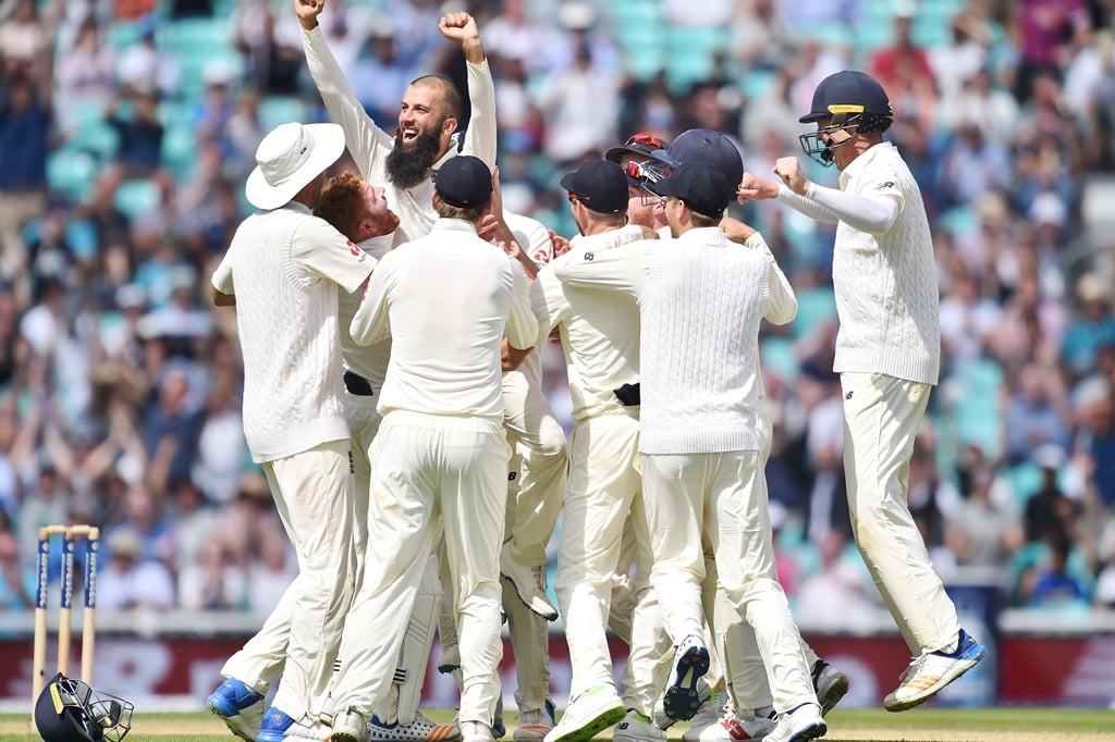 england 039 s moeen ali l celebrates the final wicket and victory with teammates on the fifth and final day of the third test match between england and south africa at the oval cricket ground in london photo afp