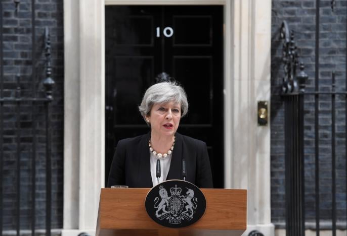 britain 039 s prime minister theresa may speaks outside 10 downing street in london may 23 2017 photo reuters