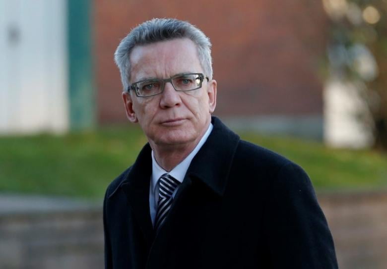 german interior minister thomas de maiziere arrives for the memorial service for the late former west german chancellor helmut schmidt in st michael 039 s church sankt michaelis in hamburg germany photo reuters