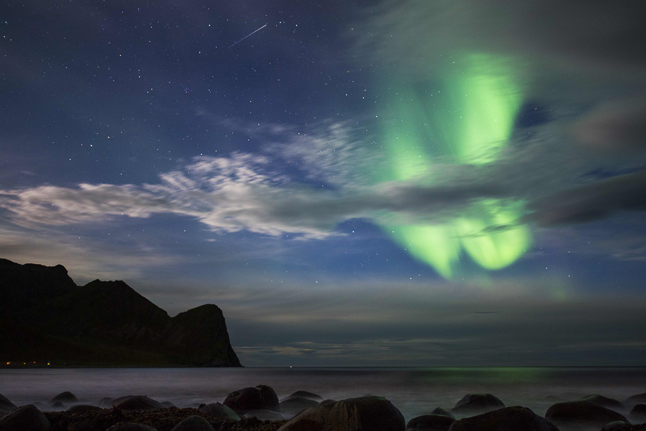 Northern lights ( aurora borealis ) illuminate the sky over the beach of Flakstad, on Lofoten Islands, Arctic Circle. PHOTO: AFP