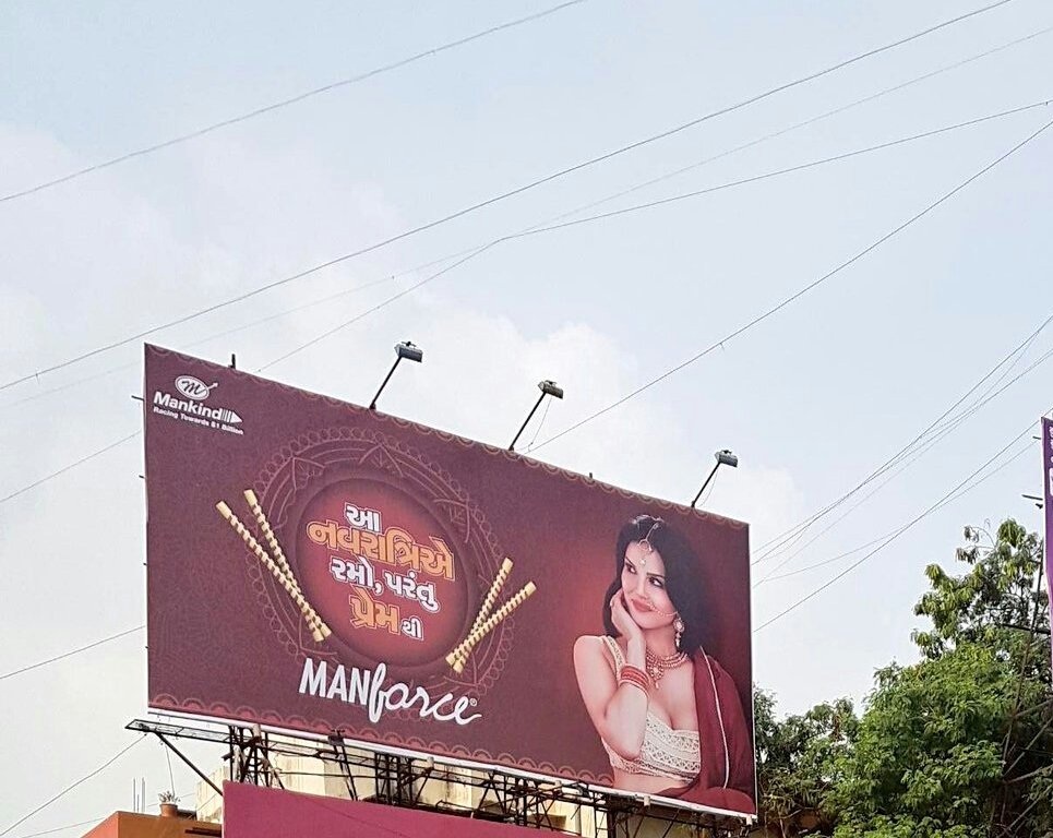 Sanniy Liyon Porn Condam - Condom ad featuring ex-porn star Sunny Leone stokes anger in India ...