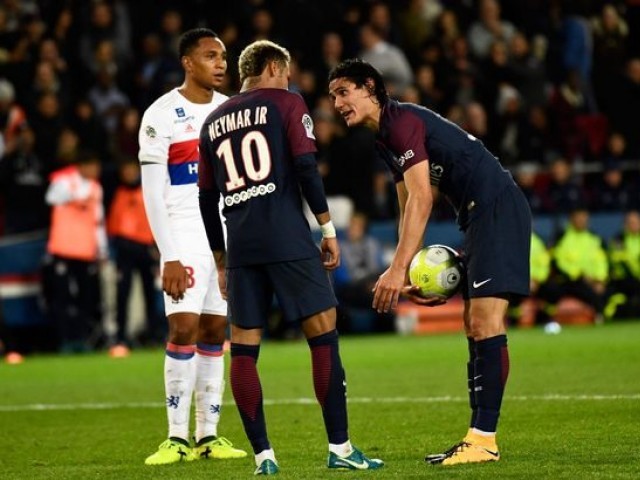 Power struggle: Cavani feels like he has earned to lead the line at PSG but Neymar knows he will get a lot of leeway following his €222 million move from Barcelona. PHOTO: AFP