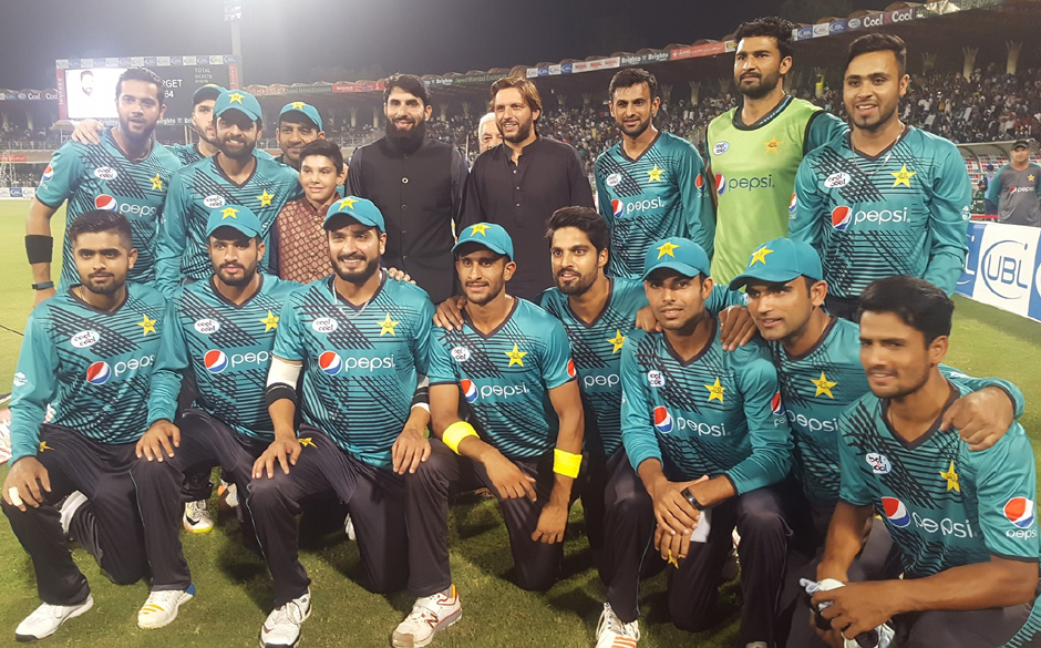 Pakistan team group photo with the former captains. PHOTO: PCB