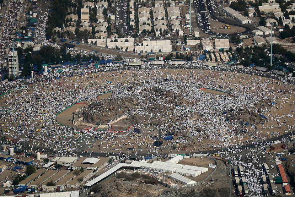 An aerial view shows pilgrims gathering on Mount Arafat. PHOTO: AFP