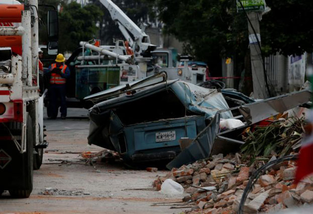 The 8.1 magnitude quake off the southern coast late Thursday was stronger than a devastating 1985 temblor. PHOTO: REUTERS 