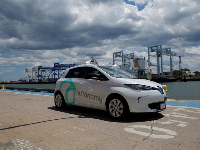 FILE PHOTO: A self-driving car being developed by nuTonomy, a company creating software for autonomous vehicles, is guided down a street near their offices in Boston, Massachusetts, US, June 2, 2017.
PHOTO: REUTERS