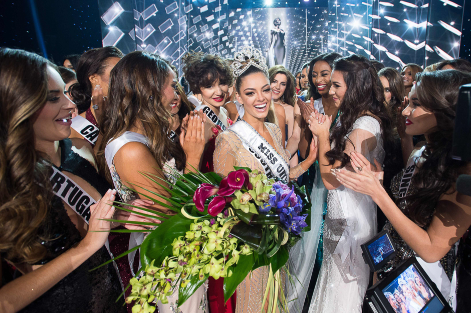 Demi-Leigh Nel-Peters, Miss South Africa 2017 is congratulated by fellow contestants after being crowned Miss Universe, Las Vegas. PHOTO: AFP