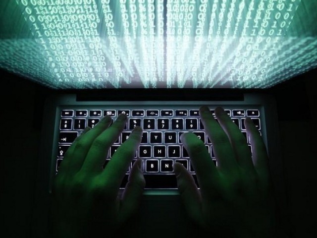 A man types on a computer keyboard in Warsaw in this February 28, 2013 illustration file picture. 
PHOTO: REUTERS